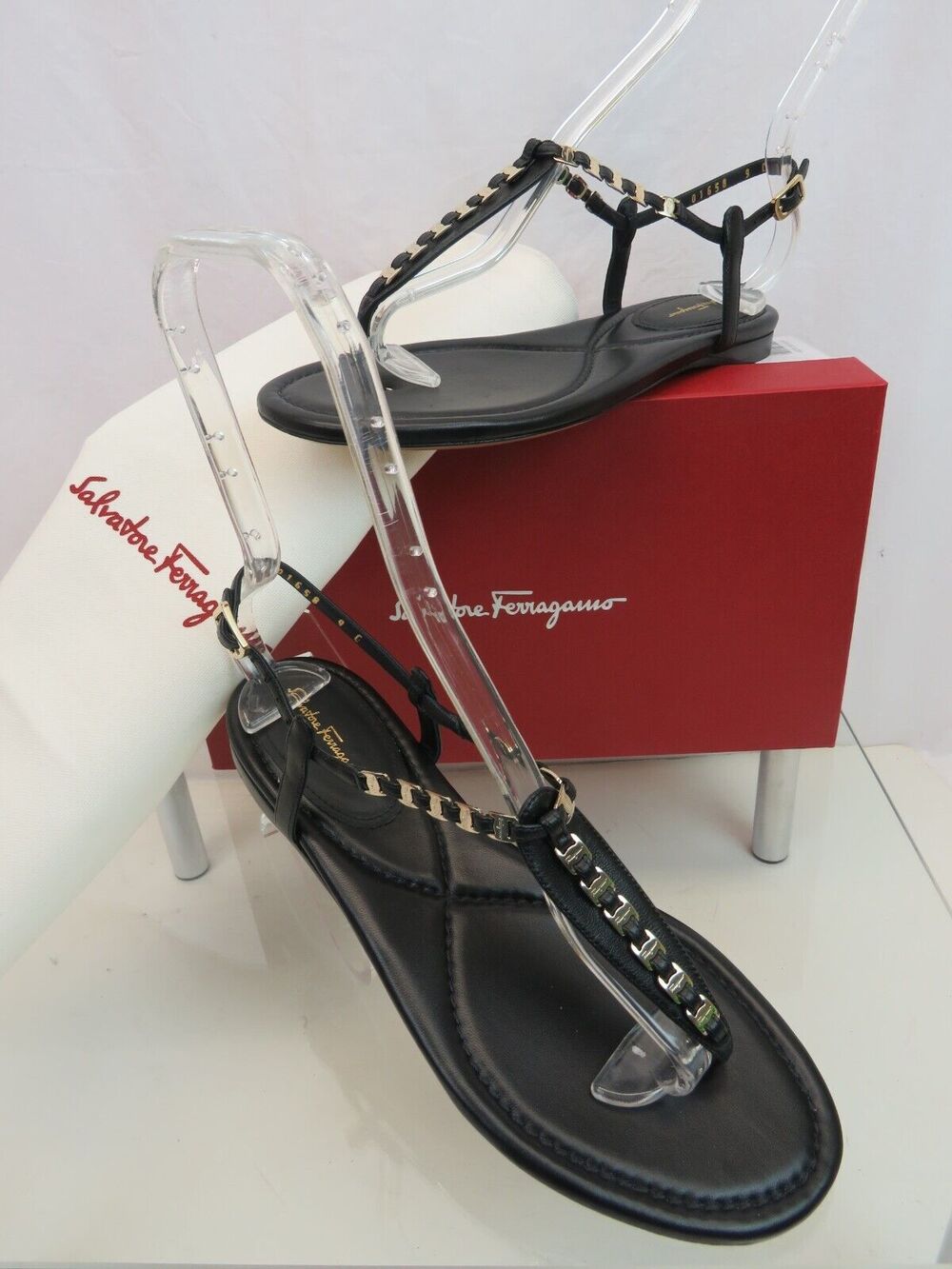 NIB FERRAGAMO TAHITI BLACK LEATHER BUCKLE T VARA CHAIN STRAP THONG SANDALS 10 C